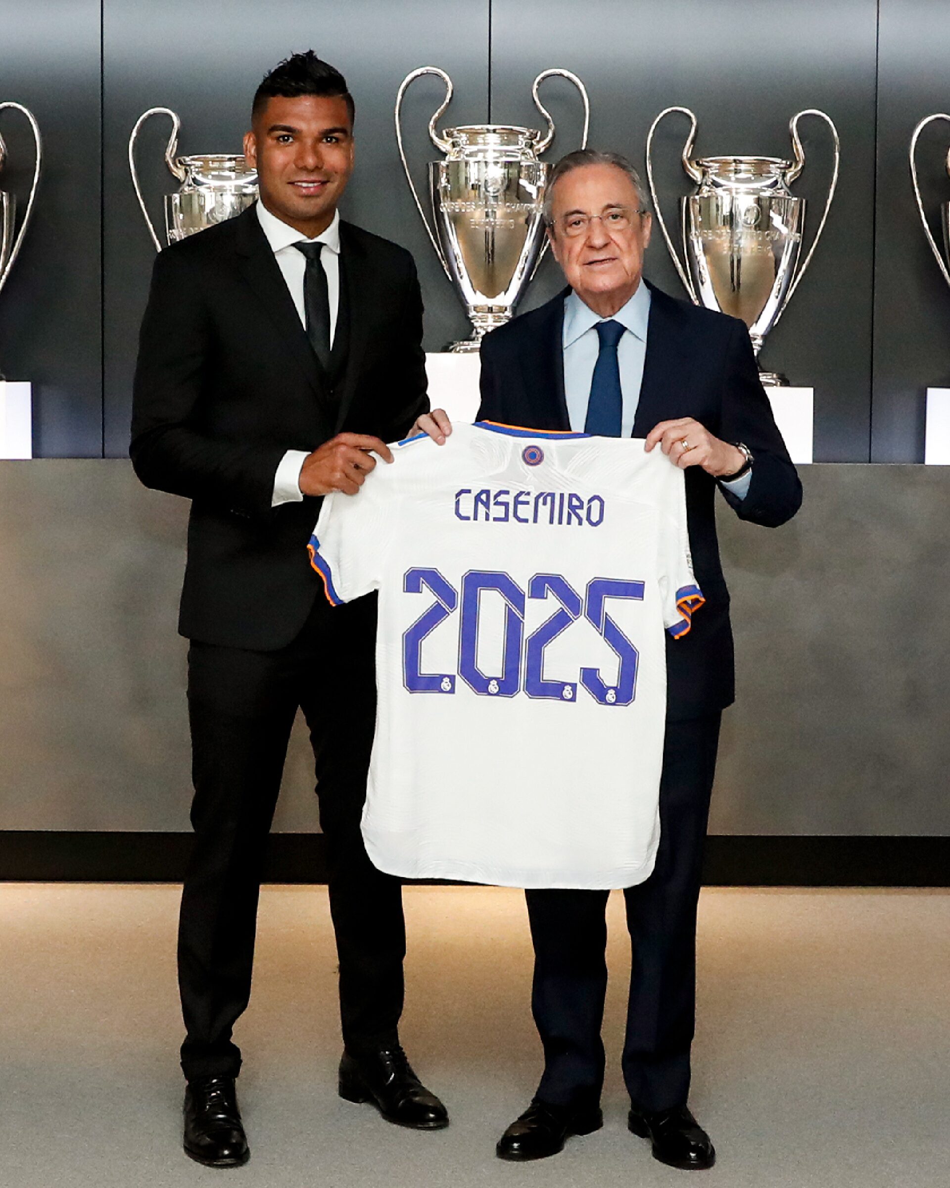 Casemiro renueva con el Real Madrid hasta 2025.