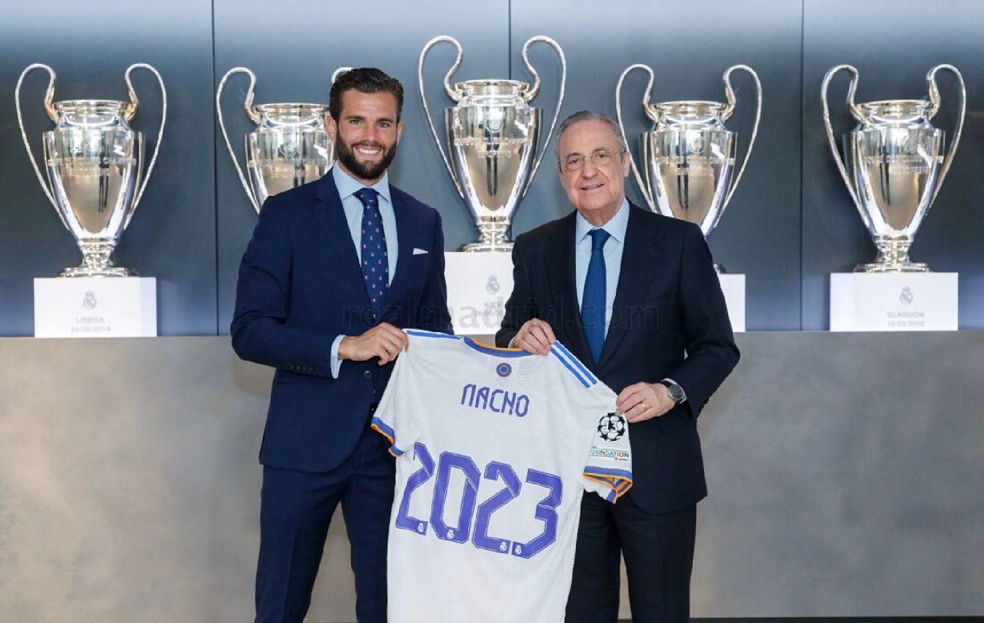  OFICIAL: Nacho Fernández renueva con el Real Madrid hasta 2023.