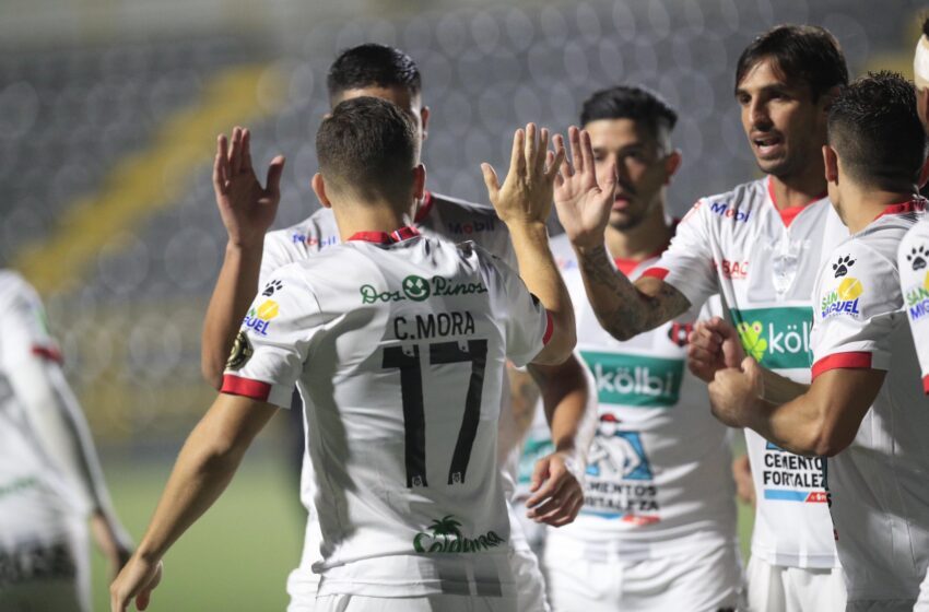  Alajuelense Gana 3-0 al Sporting, en la Primera División de Costa Rica