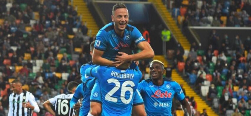  Napoli golea 4-0 al Udinese y es líder en la Serie A