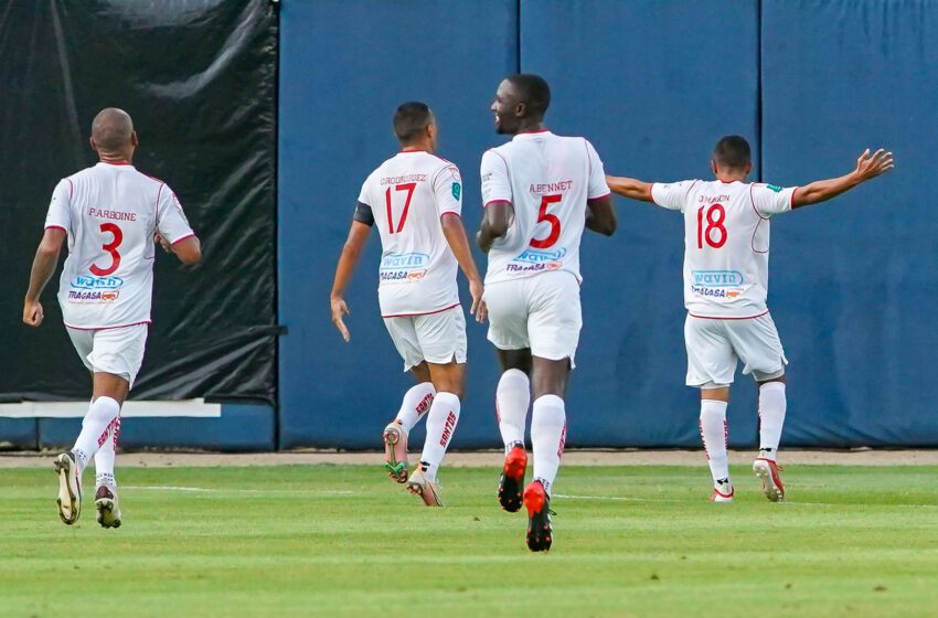  Santos gana 2-0 y clasifica a cuartos de final de La Liga Concacaf