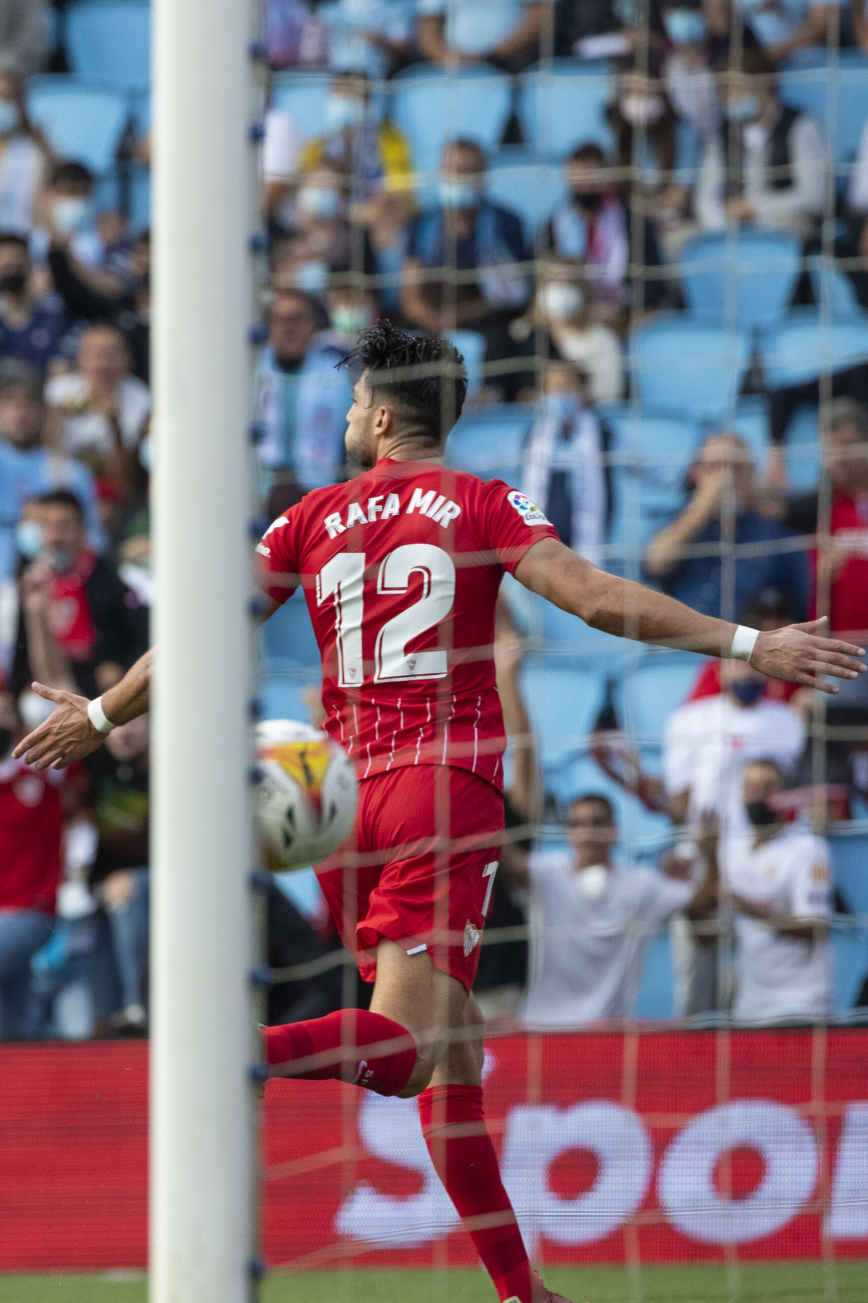  Sevilla gana 0-1 y sigue en los  primeros lugares de La Liga Española