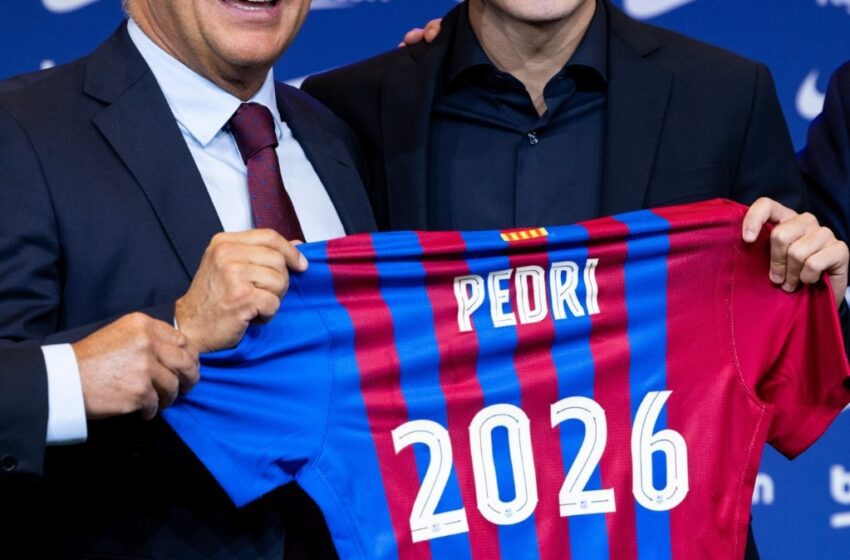  Pedri renueva hasta 2026 con el FC Barcelona.