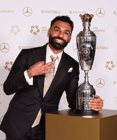  Mohamed Salah hace historia al ganar por tercera vez el premio al Jugador del Año de la PFA